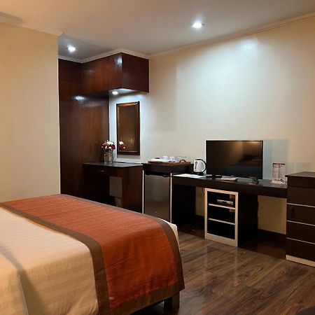 Subic Residencias Olongapo Eksteriør bilde