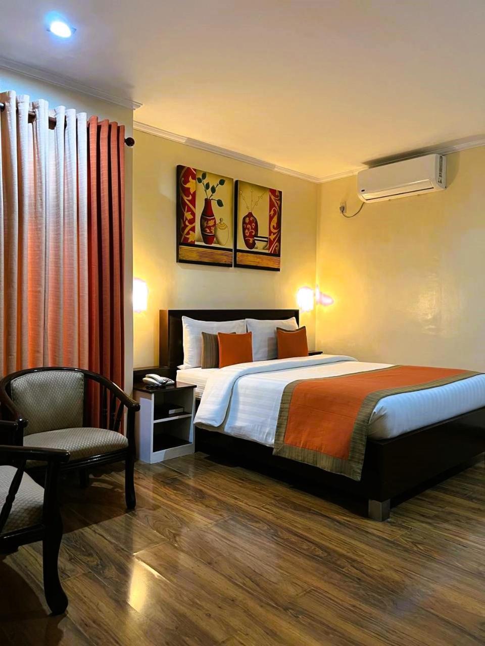 Subic Residencias Olongapo Eksteriør bilde