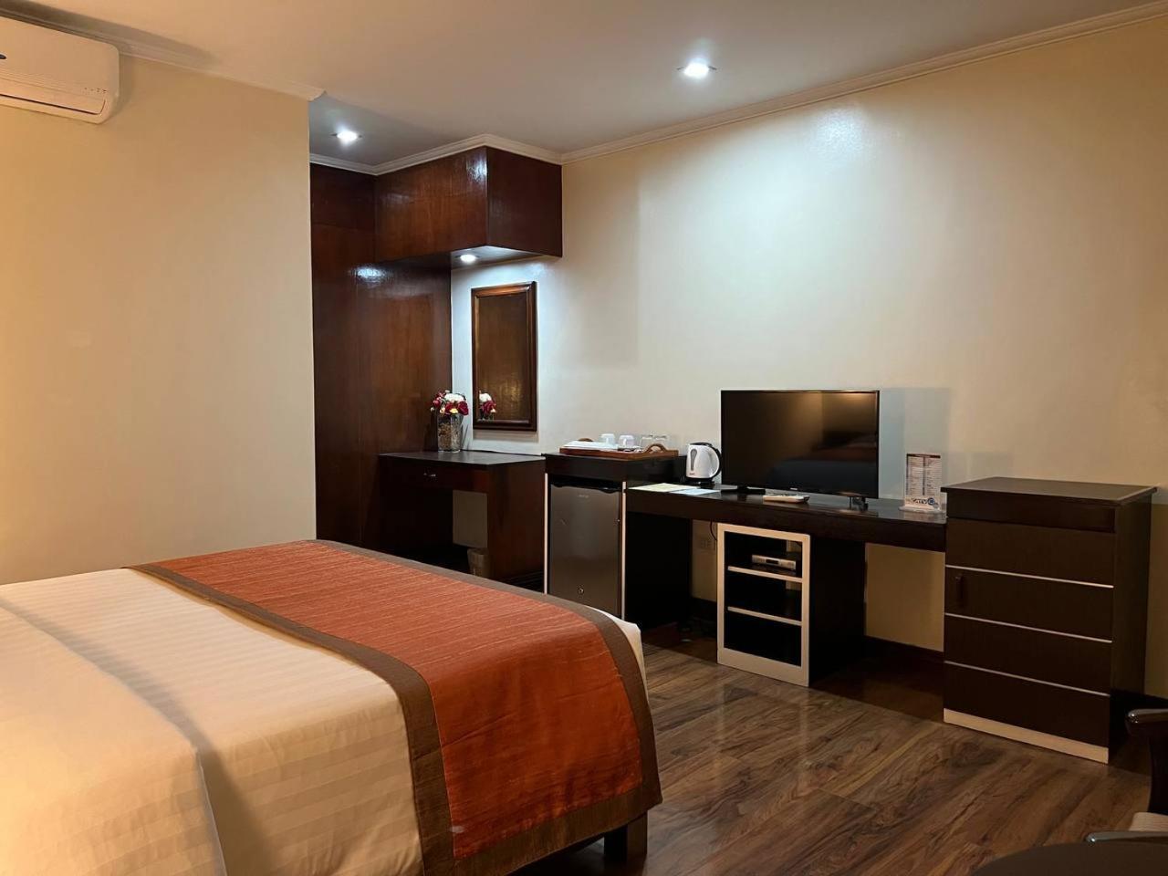 Subic Residencias Olongapo Eksteriør bilde