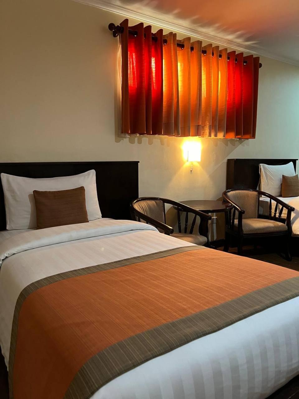 Subic Residencias Olongapo Eksteriør bilde