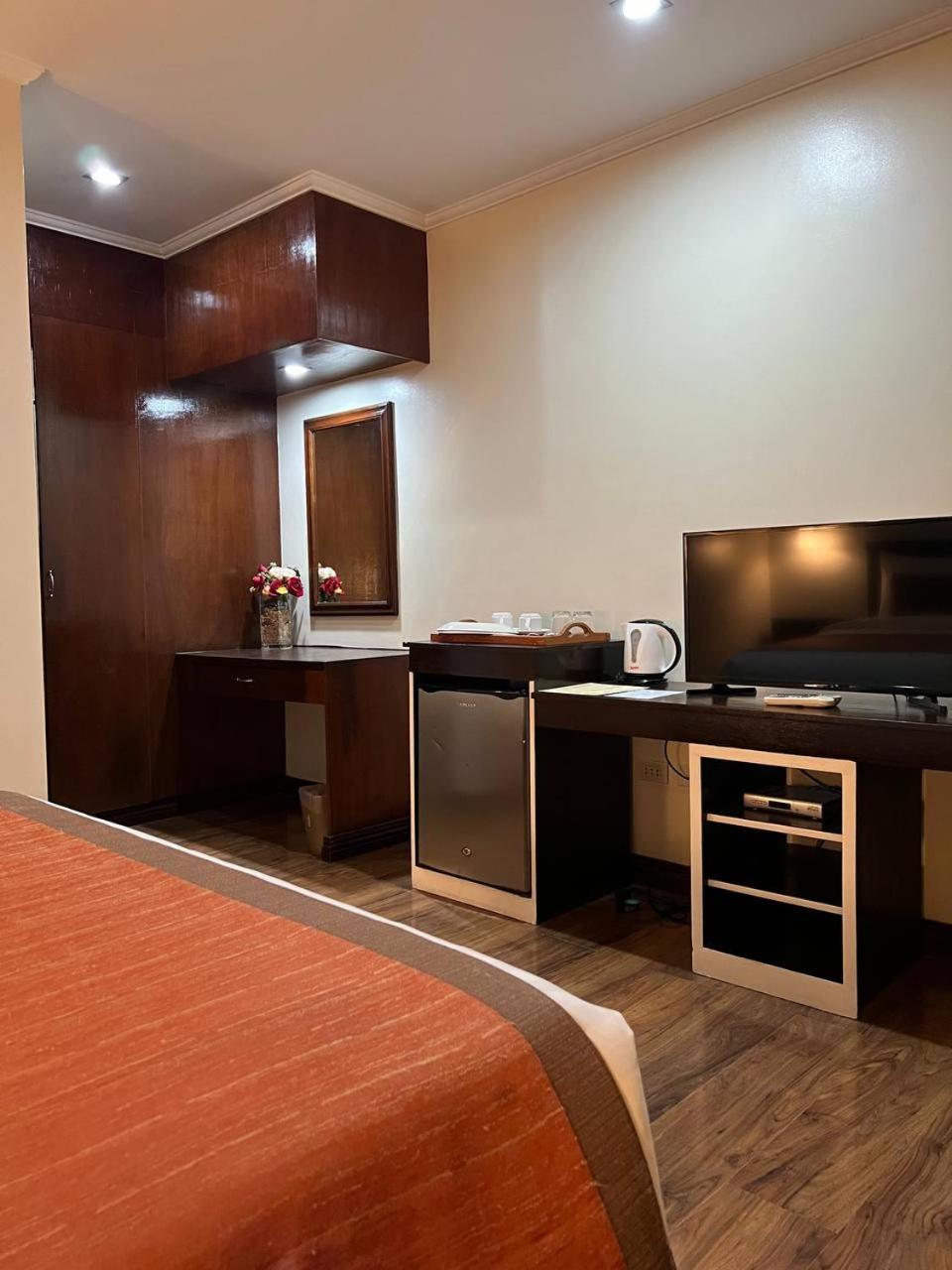 Subic Residencias Olongapo Eksteriør bilde