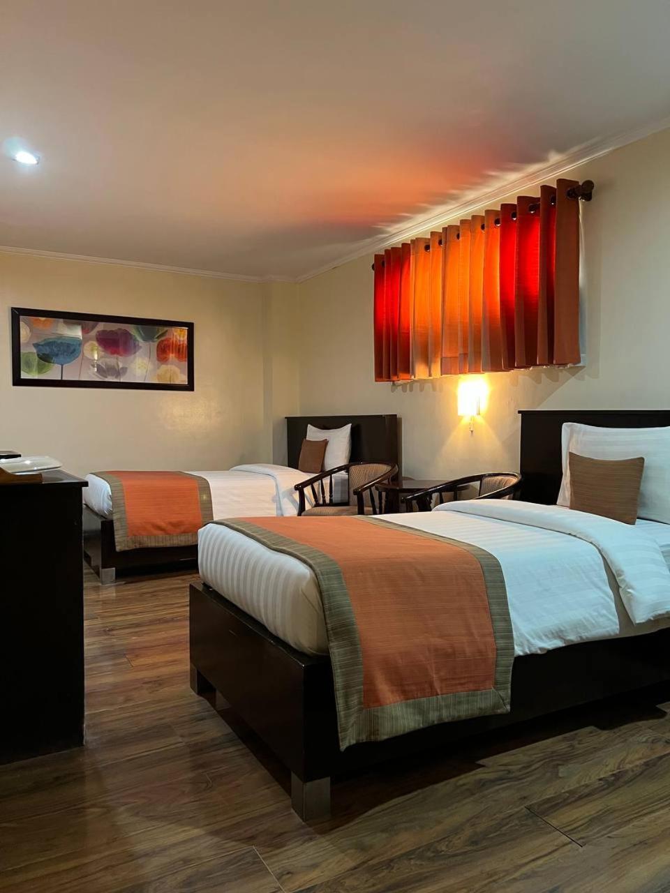 Subic Residencias Olongapo Eksteriør bilde