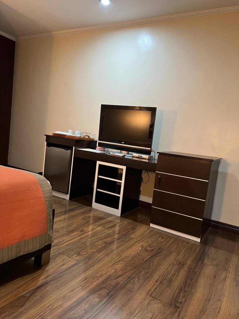 Subic Residencias Olongapo Eksteriør bilde