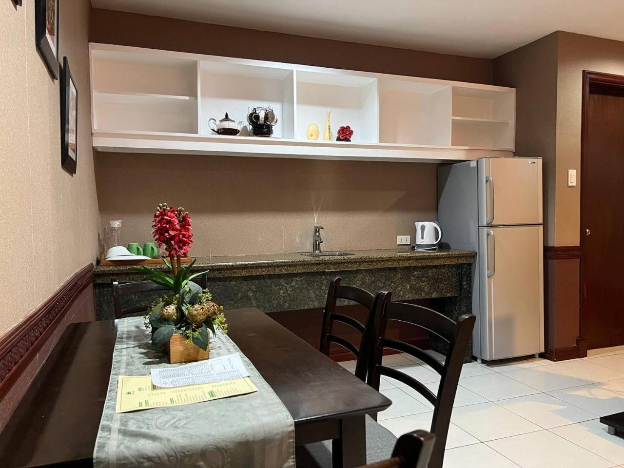 Subic Residencias Olongapo Eksteriør bilde