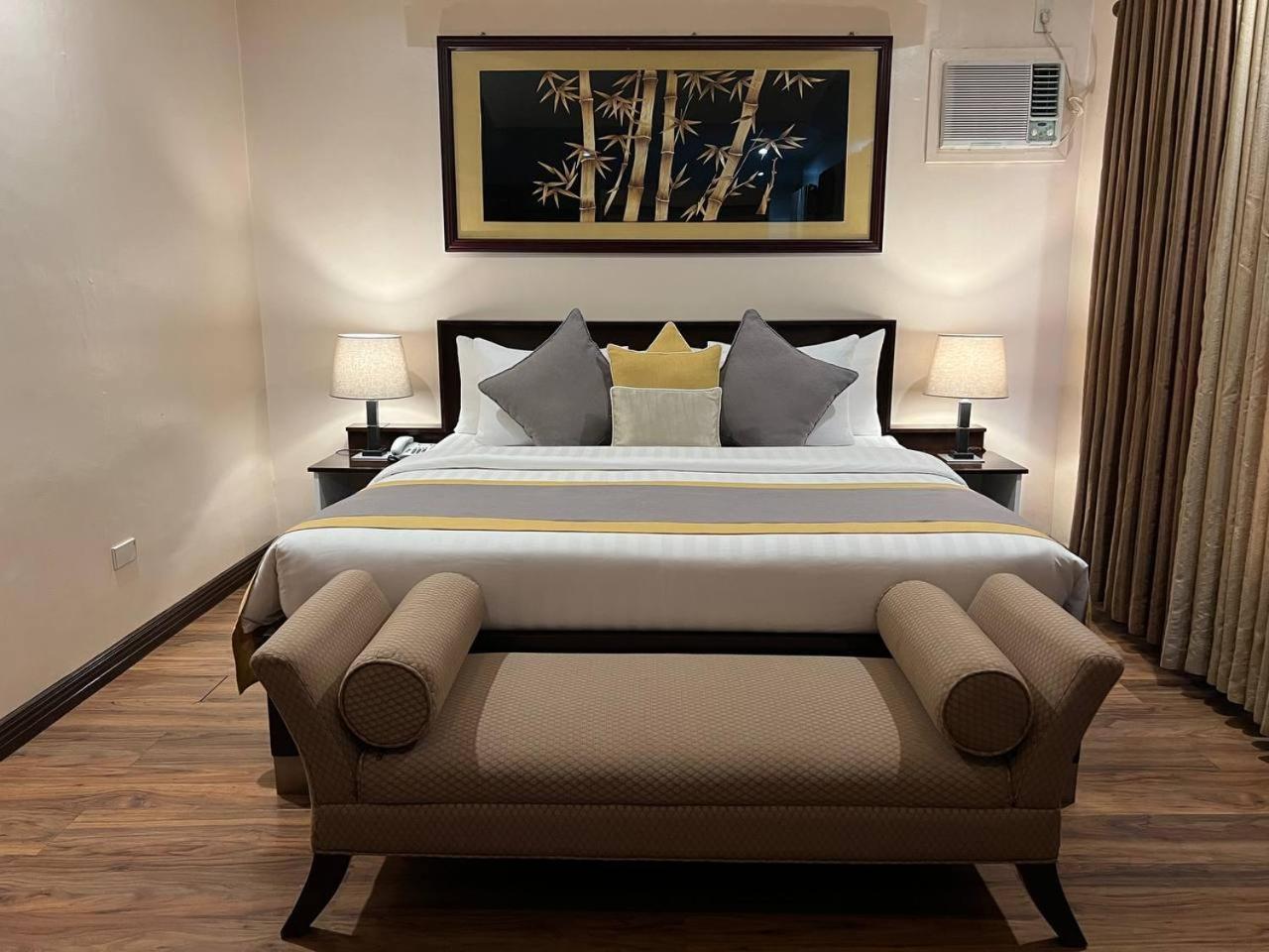 Subic Residencias Olongapo Eksteriør bilde