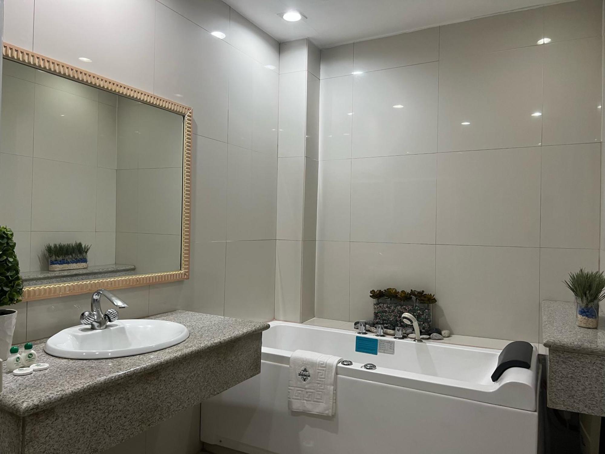 Subic Residencias Olongapo Eksteriør bilde
