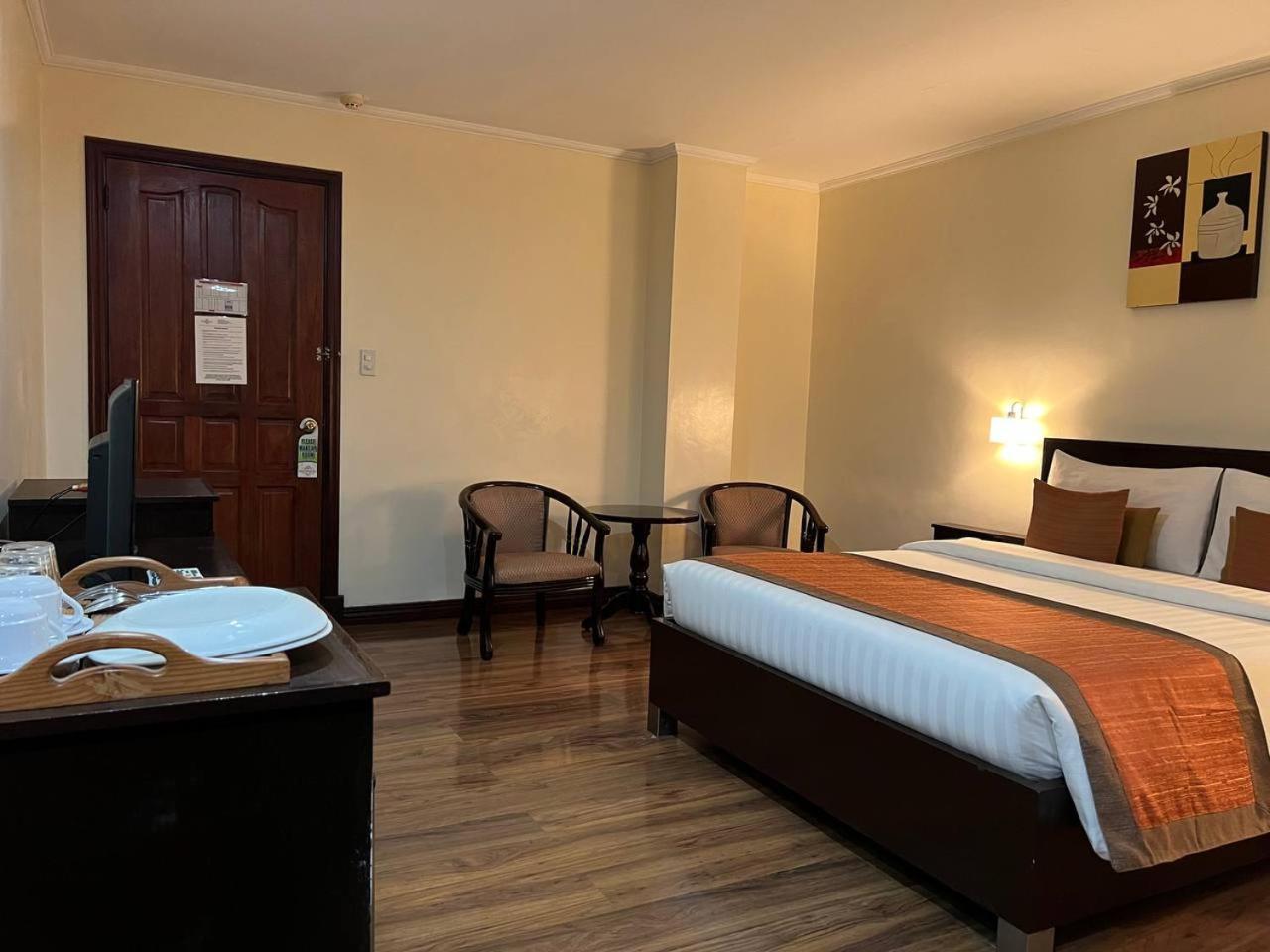 Subic Residencias Olongapo Eksteriør bilde