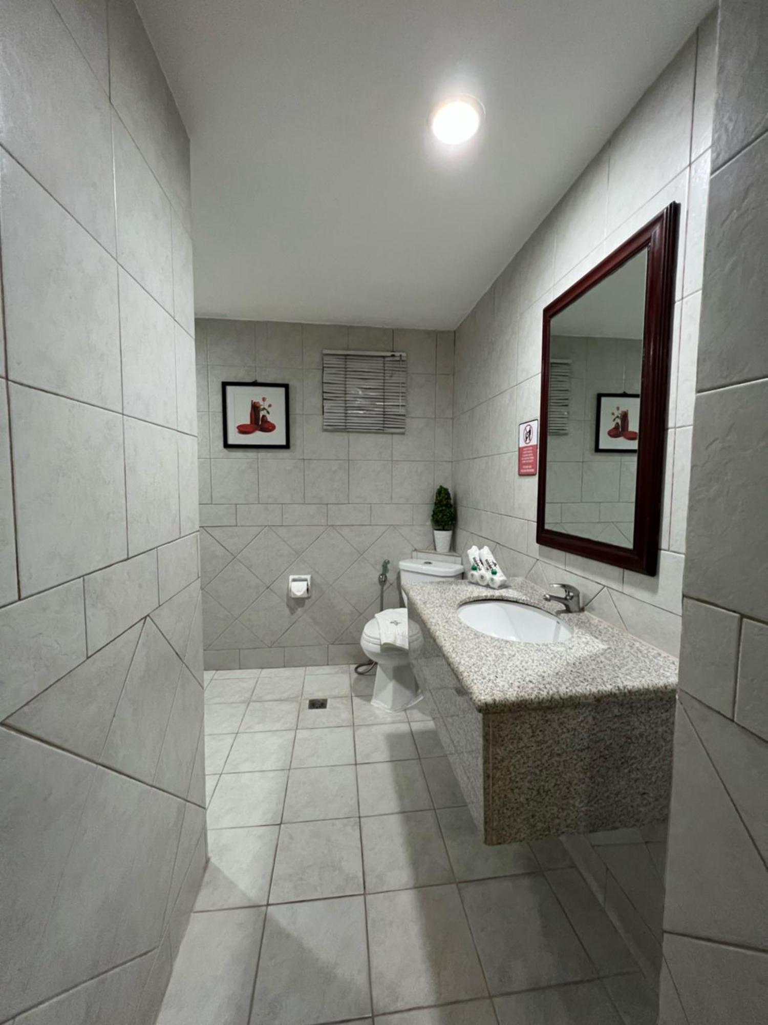 Subic Residencias Olongapo Eksteriør bilde