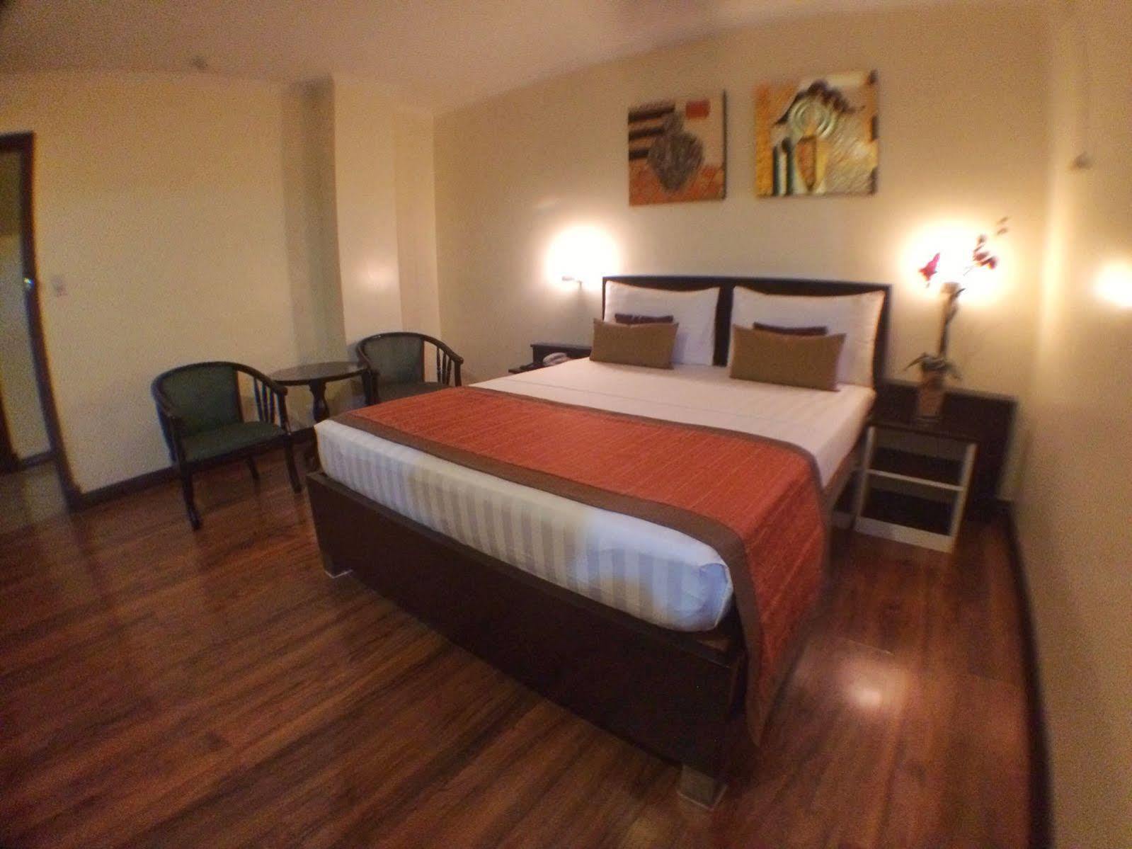Subic Residencias Olongapo Eksteriør bilde
