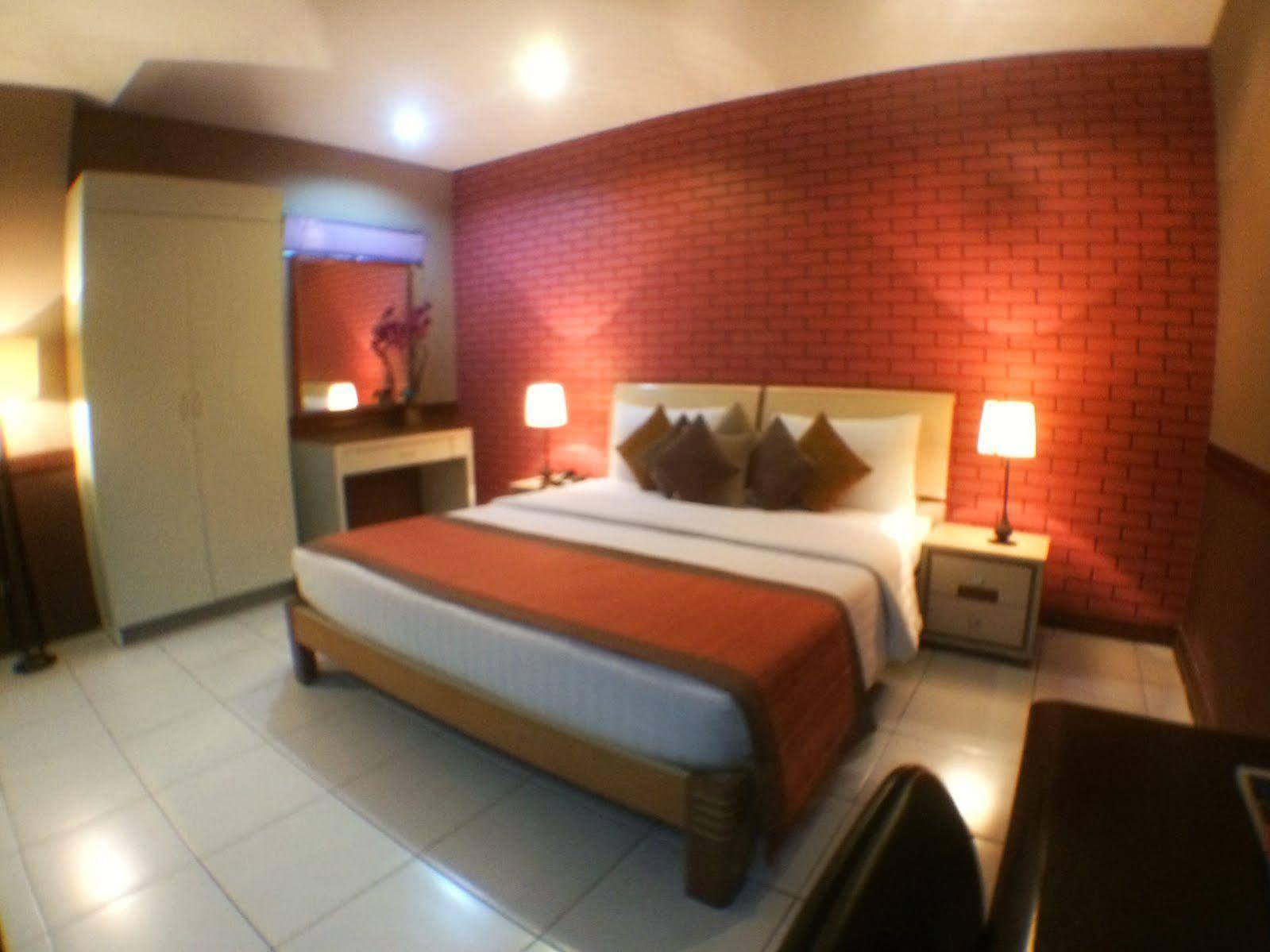 Subic Residencias Olongapo Eksteriør bilde