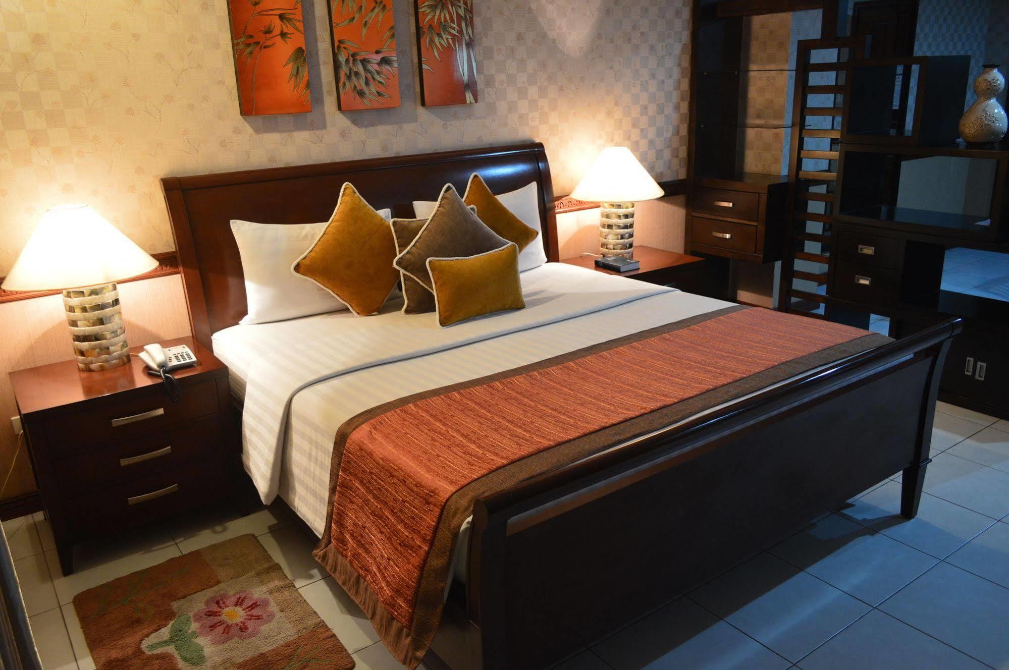 Subic Residencias Olongapo Eksteriør bilde