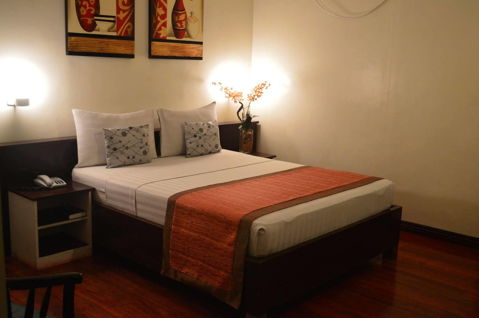 Subic Residencias Olongapo Eksteriør bilde