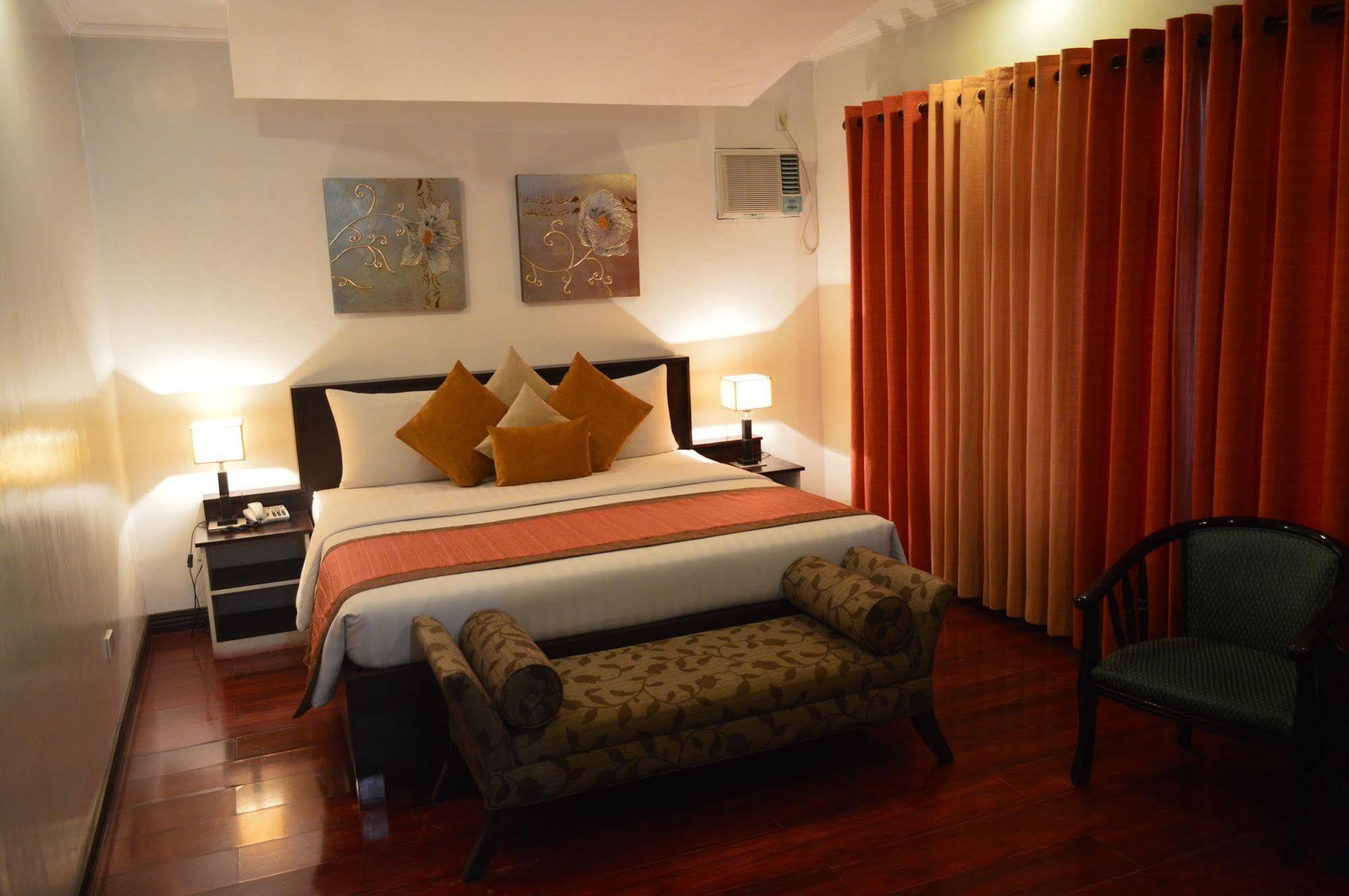 Subic Residencias Olongapo Eksteriør bilde